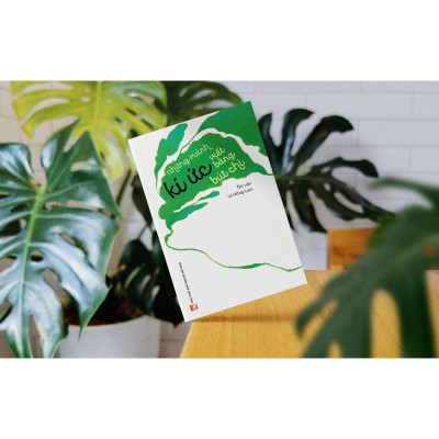 Sách - Những Mảnh Ký Ức Viết Bằng Bút Chì - NXB Phụ Nữ