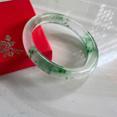 Vòng Tay Nữ Bản Hẹ Đá Mã Não DuLong Trắng Xanh Rong Biển 3 bên cân xứng Trong Bóng Đẹp Ni 56mm Cao 10mm Dầy 7mm Món quà tặng Nữ 53kg - 58kg đeo tay xinh rẻ đẹp ý nghĩa ạ