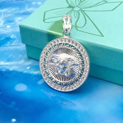 Mặt Dây Chuyền Nam Bạc Hình Logo Versace Loại To Nhãn Hiệu Ý Bạc Hiểu Minh MDN019XL