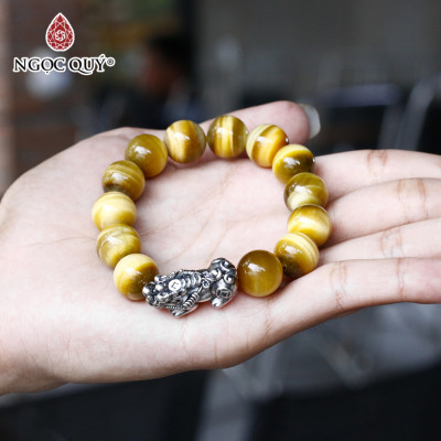 Vòng tay đá mắt hổ vàng tâm phối tỳ hưu bạc thái size hạt 13mm mệnh thổ , kim - Ngọc Quý Gemstones