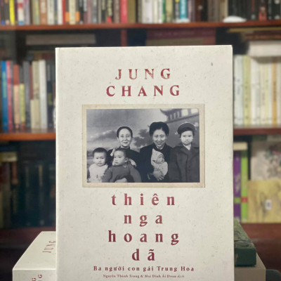 Câu chuyện về sự sống sót của một gia đình Trung Quốc qua một thế kỷ thảm họa: Thiên Nga Hoang Dã - Ba Người Con Gái Trung Hoa