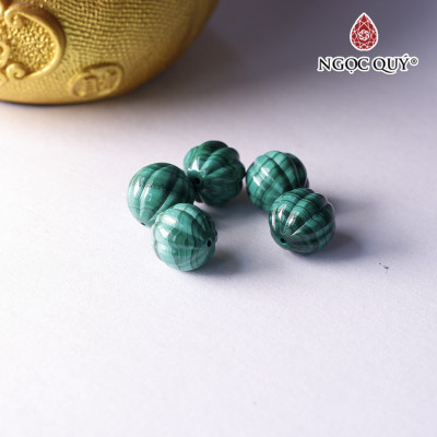 1 cái charm đá hình bí ngô đá khổng tước 12mm mệnh hỏa, mộc - Ngọc Quý Gemstones
