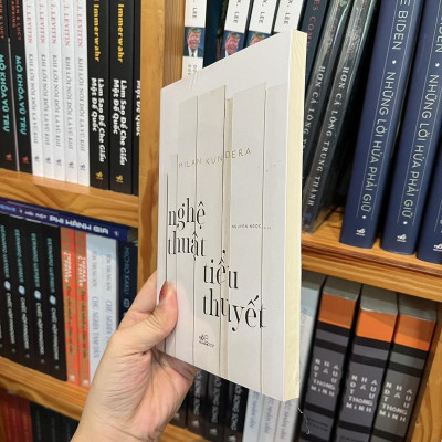 Sách - Nghệ thuật tiểu thuyết (Nhã Nam HCM)