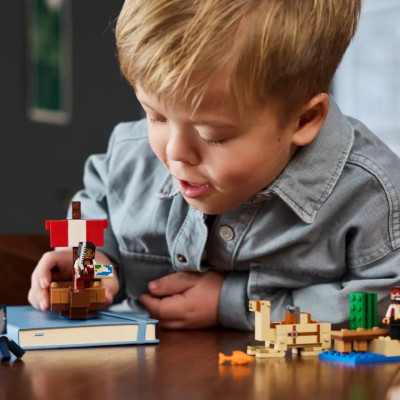 Đồ Chơi Lắp Ráp Chuyến Thám Hiểm Trên Tàu Cướp Biển - The Pirate Ship Voyage - Lego Minecraft 21259 (166 Mảnh Ghép)