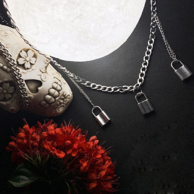 Dây chuyền ổ khoá titan hot hit