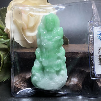 Mặt Phật Bà đứng Cẩm Thạch xanh trắng lí