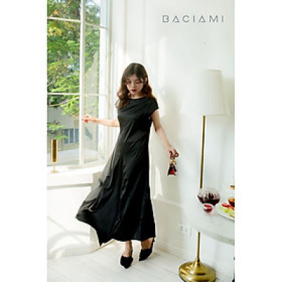 Baciami-Đầm Lụa Cổ Tròn Phôm Rộng