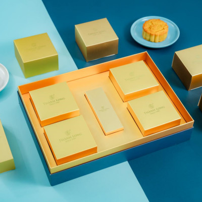 Bộ Hộp Bánh Trung Thu 4 Bánh 2 Trứng 220g Long Hưng - Thành Long (880g) - Việt Nam