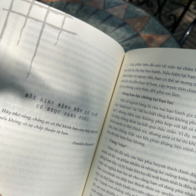 ĐỨA TRẺ HIỂU CHUYỆN THƯỜNG KHÔNG CÓ KẸO ĂN – Nguyên Anh – Nguyệt Lạc dịch – Moon Books – AZ VIETNAM – NXB Văn Học (Bìa mềm)