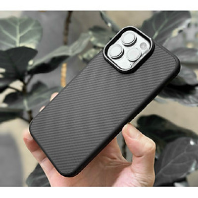 Ốp lưng chống sốc vân carbon fiber cho iPhone 15 Pro Max / 14 Pro Max / 13 Pro Max hiệu Likgus Defender trang bị viền camera kim loại, cạnh ốp dẻo TPU - Hàng nhập khẩu