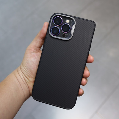 Ốp lưng chống sốc vân carbon fiber cho iPhone 15 Pro Max / 14 Pro Max / 13 Pro Max hiệu Likgus Defender trang bị viền camera kim loại, cạnh ốp dẻo TPU - Hàng nhập khẩu
