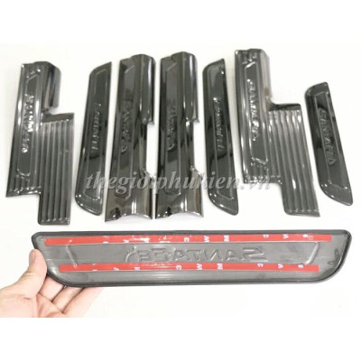 BỘ SẢN PHẨM Nẹp bước chân và ốp chống trầy cốp Hyundai Santafe 2019  - Mẫu Titan