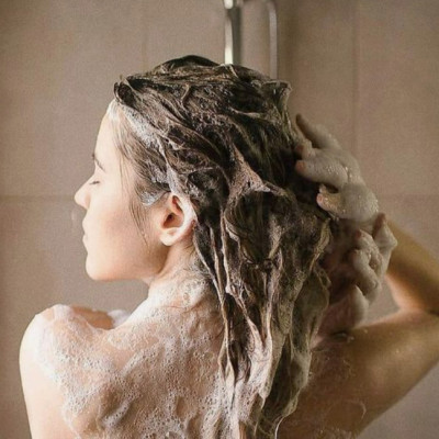 Dầu Gội Đầu Phục Hồi Tóc Yếu Dễ Gãy Rụng Chiết Xuất Tinh Dầu Ngựa Deve Natural Oil Shampoo (Chai 480 mL)