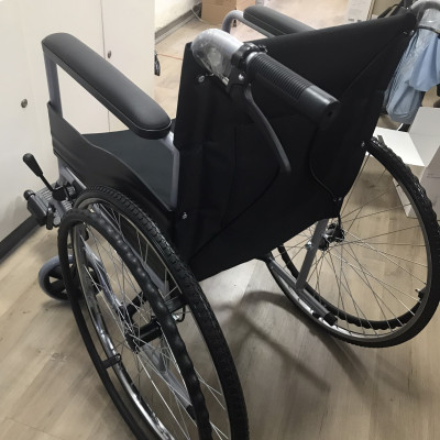 Xe lăn tiêu chuẩn YUWELL H007