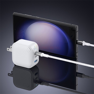 Cốc sạc Innostyle GaN MiniCube with Switch Convertible Plug UK+EU 1USB 2Type-C 65W IC65GWHT - Hàng chính hãng