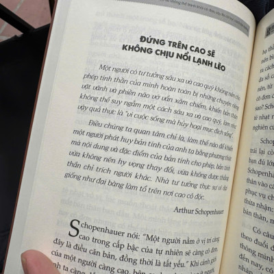 KẺ ĐIÊN VÀ THÁNH NHÂN - Trí Huệ Từ Bậc Thầy Schopenhauer - Diệp Châu - Chen Yu Xuan Dịch - Bizbooks