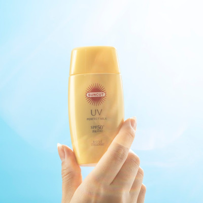 Kem Chống Nắng Siêu Chống Thấm Nước Kose Suncut UV Perfect Essence Super Water Proof SPF50+ PA++++ (04 Loại)