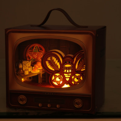 Hộp Quà Trung Thu Xanh IKACHI "Truyền Hình Tuổi Thơ" - Set 4 bánh, Tặng kèm bộ đồ chơi cá ngựa