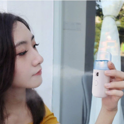 MÁy phun sương nano mini cầm tay dễ thương ( giao mẫu ngẫu nhiên) Chăm Sóc Và Làm Mát Da Mặt (BẬT: BẤM NÚT 2 LẦN)
