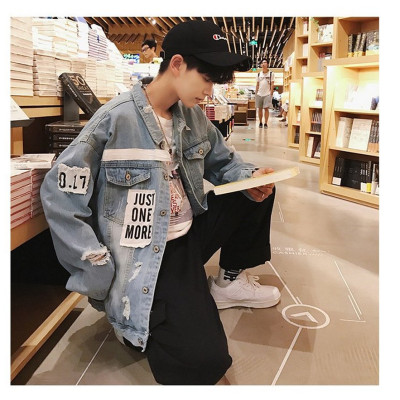 Áo khoác jeans nam Muidoi A822 xanh nhạt phối họa tiết cá tính, phong cách trẻ trung, năng động, phù hợp mặc cho mọi dịp