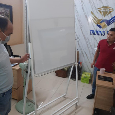 Bảng Flipchart chân gấp viết bút lông từ Laminate KT 120x140cm