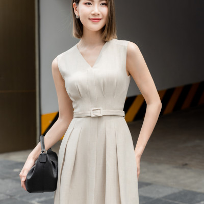 Đầm xòe sát nách xếp ly thân trước Larrisa thiết kế cao cấp WHITE CHIC