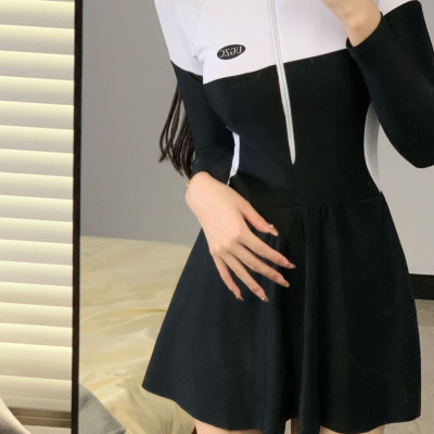 Bộ đồ bơi bikini nữ 1 mảnh kín đáo đi tắm biển giấu bụng váy liền áo dài tay chống nắng - B.27