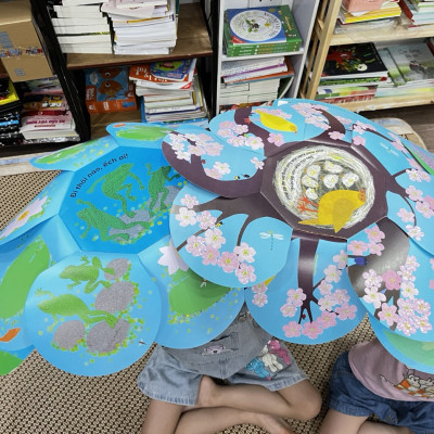 Sách cho bé - Vòng Đời Kỳ Diệu - Hoa Hướng Dương Lớn Lên Như Thế Nào? - Sách tranh, lật mở bông hoa - Khám phá tự nhiên