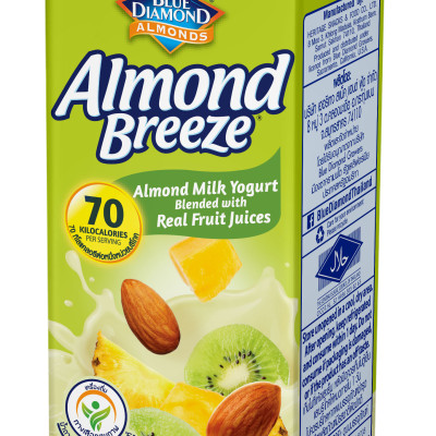 SỮA CHUA UỐNG ALMOND BREEZE TROPICAL FRUIT (170ml x4 hộp)
