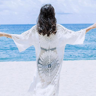 Áo choàng ren đi biển dáng dài, họa tiết hoa hướng dương sang trọng | AR017