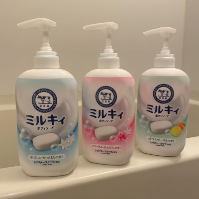 Sữa Tắm Dưỡng Trắng Mịn Da Milky Body Soap - Chai 500ML (03 Mùi Hương)