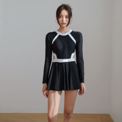 Bộ đồ bơi bikini nữ kín đáo 1 mảnh đi tắm biển giấu bụng váy liền áo dài tay - B.42