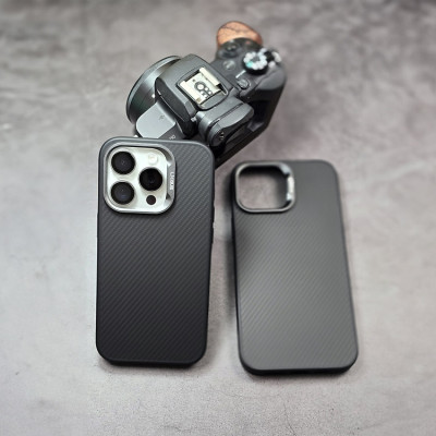 Ốp lưng chống sốc vân carbon fiber cho iPhone 15 Pro Max / 14 Pro Max / 13 Pro Max hiệu Likgus Defender trang bị viền camera kim loại, cạnh ốp dẻo TPU - Hàng nhập khẩu