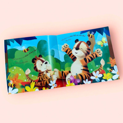 Combo Sách ILOVE-Tớ Yêu Bố Tớ-Tớ Yêu Mẹ Tớ-Mẹ Yêu Con Hơn Cả-Cẩn Thận, Bé Con !-Mơ Đẹp Nhé, Mẹ Yêu Con (Trọn bộ 5 cuốn)