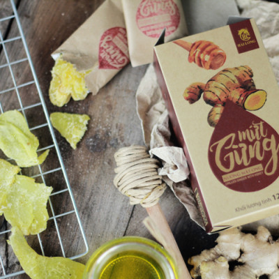 Combo Sen Sấy Gừng Mật Ong Hải Long (230g) + Mứt Gừng Nướng Mật Ong Hải Long (120g)